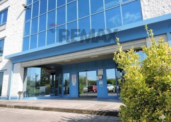 Edificio all\'aperto - Ufficio Piazzale Schumm, Alpignano - foto 31