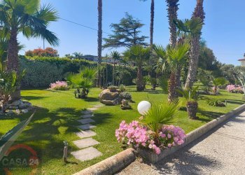 Foto 1 - Villa via Pontina km 80, Latina - photo 1