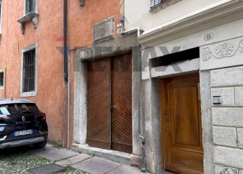Edificio all\'aperto - Two-room apartment Via Santa Maria Dei Battuti
13, Belluno - photo 2