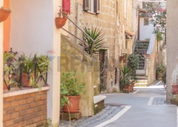 Edificio all\'aperto - Bilocale Ischia di Castro - foto 4