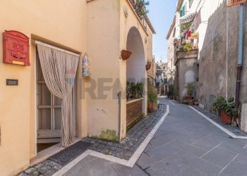 Edificio all\'aperto - Bilocale Ischia di Castro - foto 7