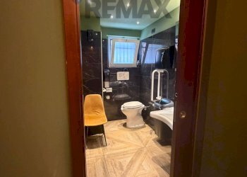 Bagno - Bar Tavola Calda - Fredda Via Luigi Sacco
5, Milano - foto 13