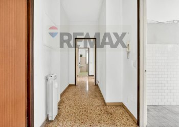 corridoio - Three-room apartment Via Donizetti
 
2, Castellanza - photo 17