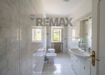 Bagno - Three-room apartment via Roberto Duca
 
8, Cittaducale - photo 6