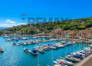 Vista dell\'acqua - Bilocale strada per lazzaretto
 
2, Muggia - foto 19