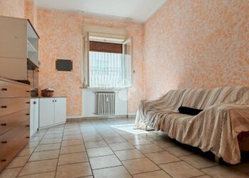 Two-room apartment Via dei Fiori, Opera - photo 4