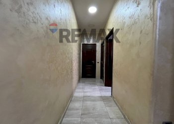 Hall / corridoio - Trilocale via Foria
258, Napoli - foto 9