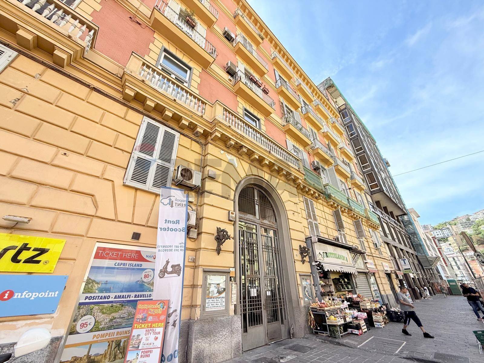 Edificio all\'aperto - Trilocale Via Giordano Bruno
 
163, Napoli - foto 1