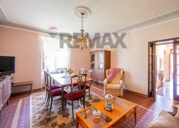 Sala da pranzo - Semi-detached house Nezzana
 
SNC, Bagnone - photo 8