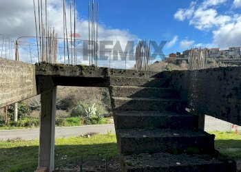 Scale - Independent house Via Michele Carbone
 
snc, Montaquila - photo 11