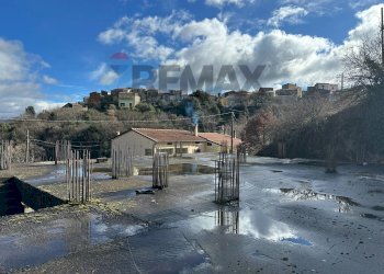 Edificio all\'aperto - Independent house Via Michele Carbone
 
snc, Montaquila - photo 15
