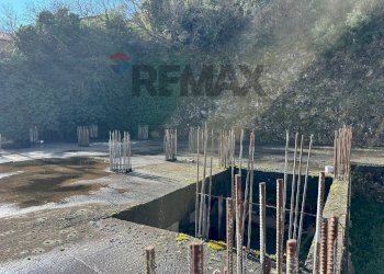Edificio all\'aperto - Independent house Via Michele Carbone
 
snc, Montaquila - photo 24