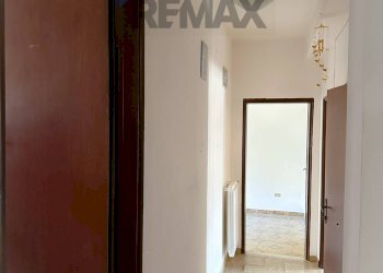 Hall / corridoio - Four-room apartment Via Starze
 
1, Montaquila - photo 5