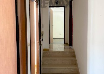 Hall / corridoio - Four-room apartment Via Starze
 
1, Montaquila - photo 19
