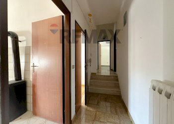 Hall / corridoio - Four-room apartment Via Starze
 
1, Montaquila - photo 21