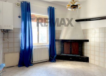 Soggiorno - Four-room apartment Via Starze
 
1, Montaquila - photo 24
