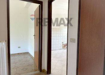 Hall / corridoio - Four-room apartment Via Starze
 
1, Montaquila - photo 56