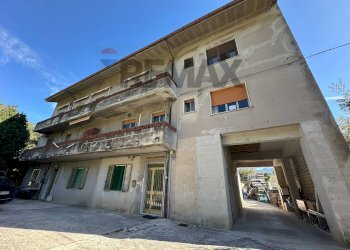 Edificio all\'aperto - Four-room apartment Via Starze
 
1, Montaquila - photo 71