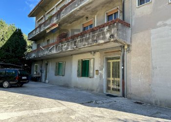 Edificio all\'aperto - Four-room apartment Via Starze
 
1, Montaquila - photo 72