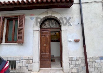 Edificio all\'aperto - Casa indipendente Via della Vittoria
 
15, Civitella Alfedena - foto 1