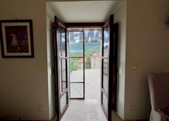 Hall / corridoio - Casa indipendente Via della Vittoria
 
15, Civitella Alfedena - foto 34
