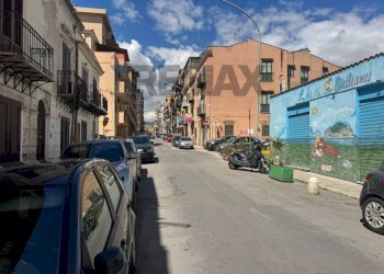 Edificio all\'aperto - Magazzino Via D'ossuna
 
9, Palermo - foto 1