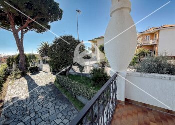 Foto 7 - Villa Via Per Pineland
 
2, Borghetto Santo Spirito - foto 7
