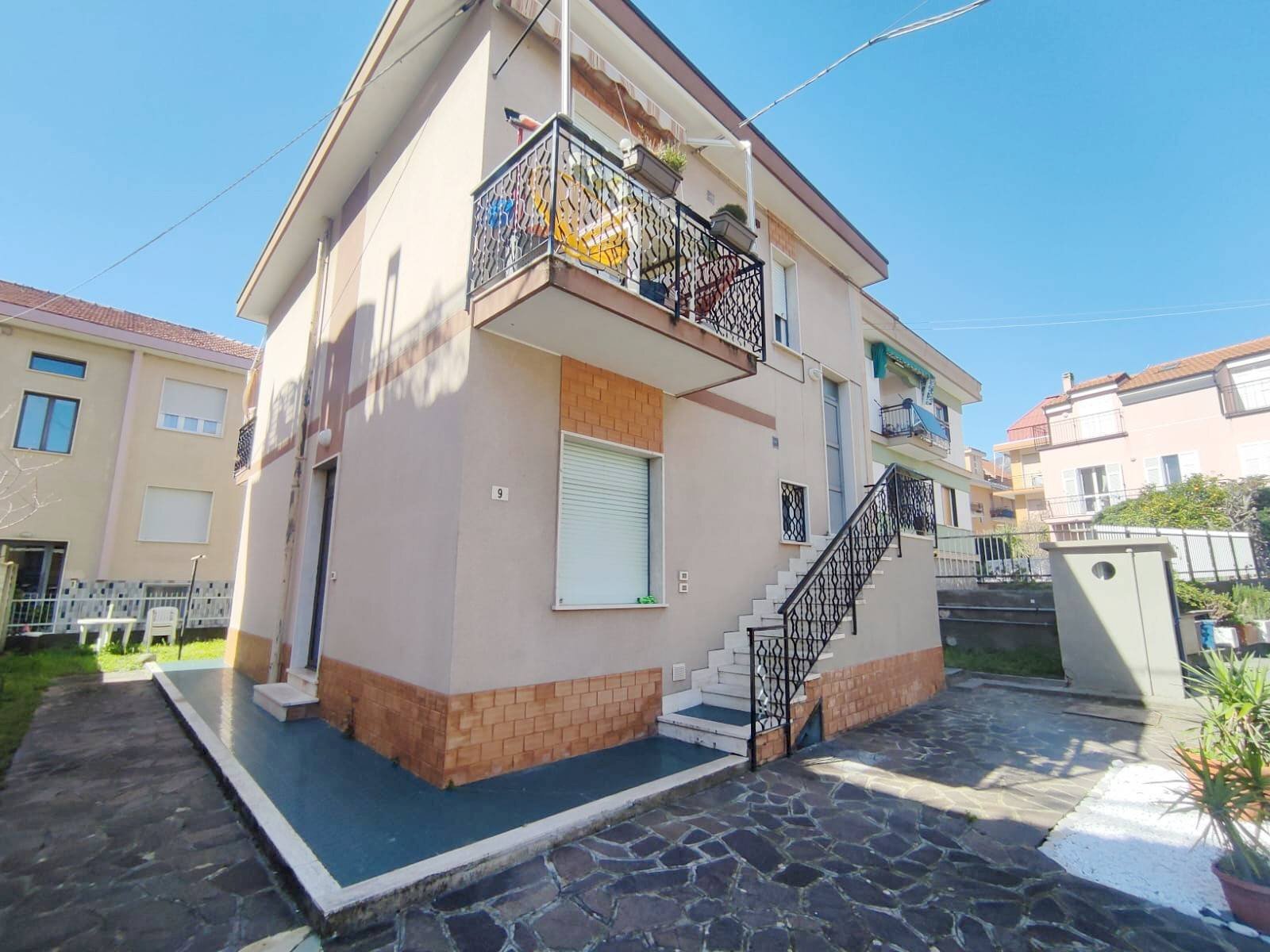 Foto 1 - Villa Via Tagliamento
 
9, Loano - photo 1