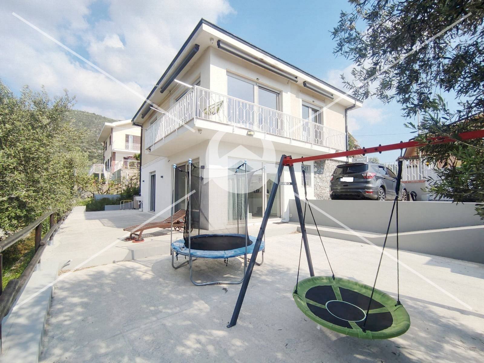 Foto 1 - Villa Via Marici
 
50/52, Boissano - photo 1