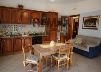Sala da pranzo - Appartamento via Carducci
 
72, Ragusa - foto 22
