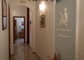 Hall / corridoio - Appartamento via Carducci
 
72, Ragusa - foto 28