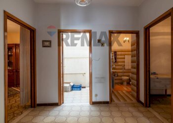 Hall / corridoio - Casa indipendente Via Pacini
 
13, Comiso - foto 14
