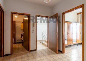 Hall / corridoio - Casa indipendente Via Pacini
 
13, Comiso - foto 17