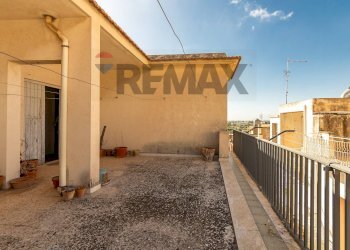 Terrazza - Casa indipendente Via Pacini
 
13, Comiso - foto 1