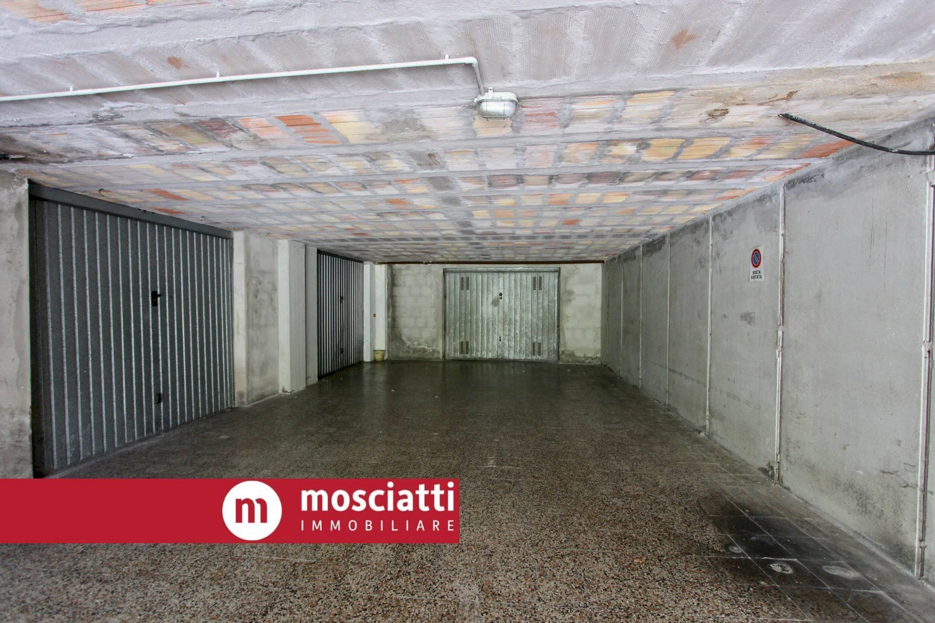 Foto 2 - Box Via Strada Provinciale, Esanatoglia - photo 2