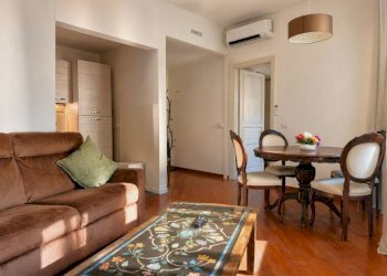 Soggiorno - Bilocale via in Arcione, 70, Roma (zona Centro Storico) - foto 4