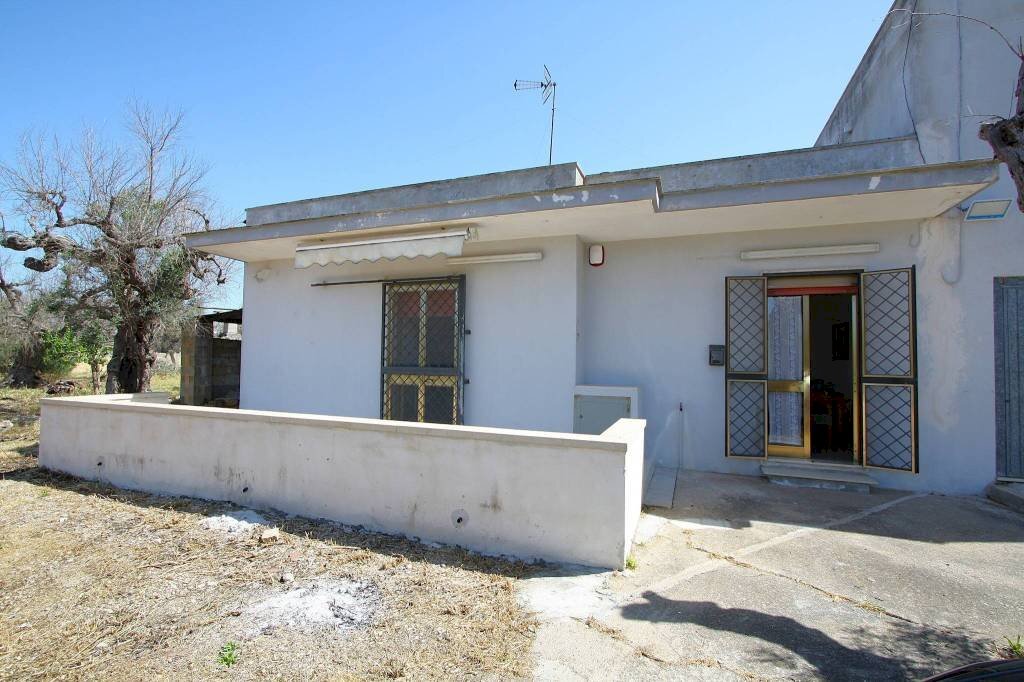 Facciata - Villa via Covile, Casarano - foto 1