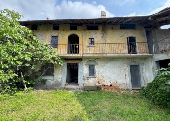 Facciata - Rustico via Barech, Angera - foto 2