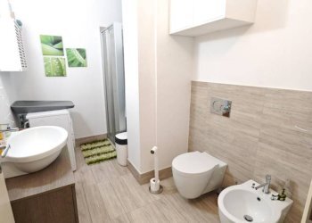 Bagno - Trilocale strada dei Tetti Bertoglio, 92, Torino - foto 9