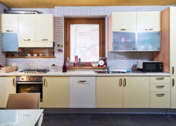 Ingresso - Appartamento via Giovanni Ghirardo, 33, Borgofranco d'Ivrea - foto 6