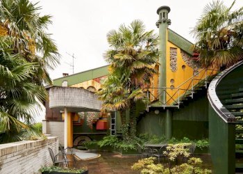 Cortile interno - Appartamento via Giovanni Ghirardo, 33, Borgofranco d'Ivrea - foto 1