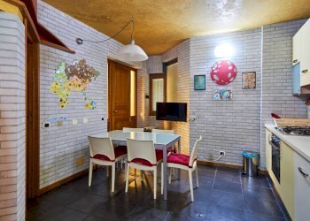 Cucina - Appartamento via Giovanni Ghirardo, 33, Borgofranco d'Ivrea - foto 8