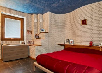 Camera da letto - Appartamento via Giovanni Ghirardo, 33, Borgofranco d'Ivrea - foto 10