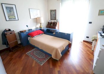 Camera da letto - Four-room apartment via Tommaso Campanella, 12, Chieri - photo 13
