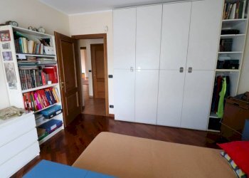 Camera da letto - Four-room apartment via Tommaso Campanella, 12, Chieri - photo 14