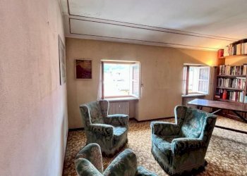 Salone - Three-room apartment via Amedeo Avogadro di Quaregna, 26, Biella - photo 16