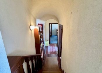 Corridoio - Three-room apartment via Amedeo Avogadro di Quaregna, 26, Biella - photo 18