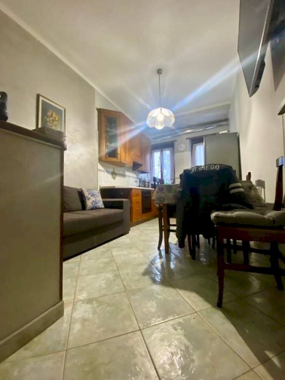 Salone - Two-room apartment via Osasco, 22, Torino (neighborhood San Paolo) - photo 3