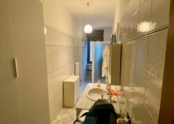 Bagno - Two-room apartment via Osasco, 22, Torino (neighborhood San Paolo) - photo 10