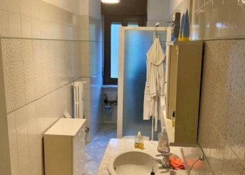 Bagno - Two-room apartment via Osasco, 22, Torino (neighborhood San Paolo) - photo 11